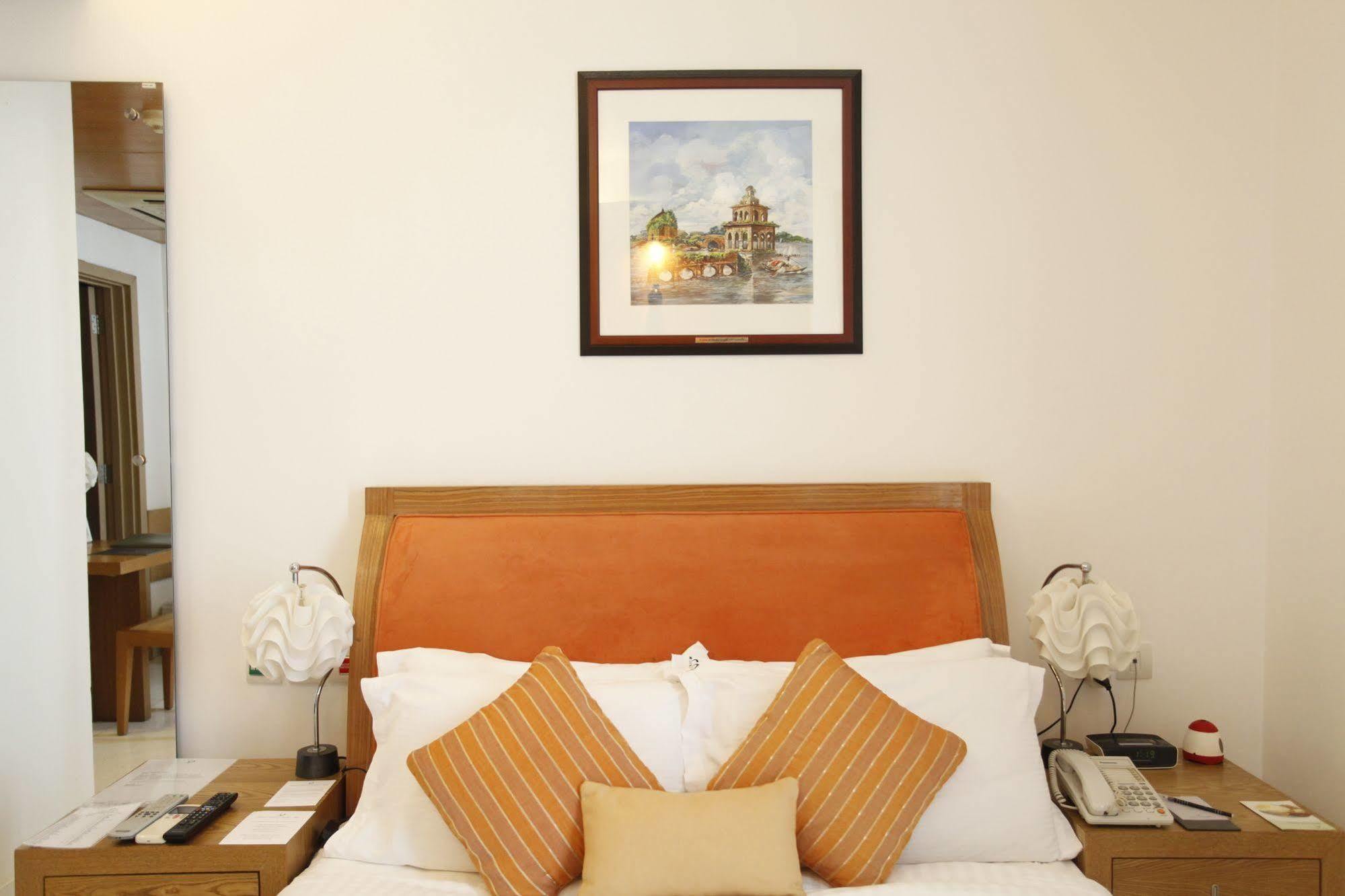 Platinum Suites ธากา ภายนอก รูปภาพ