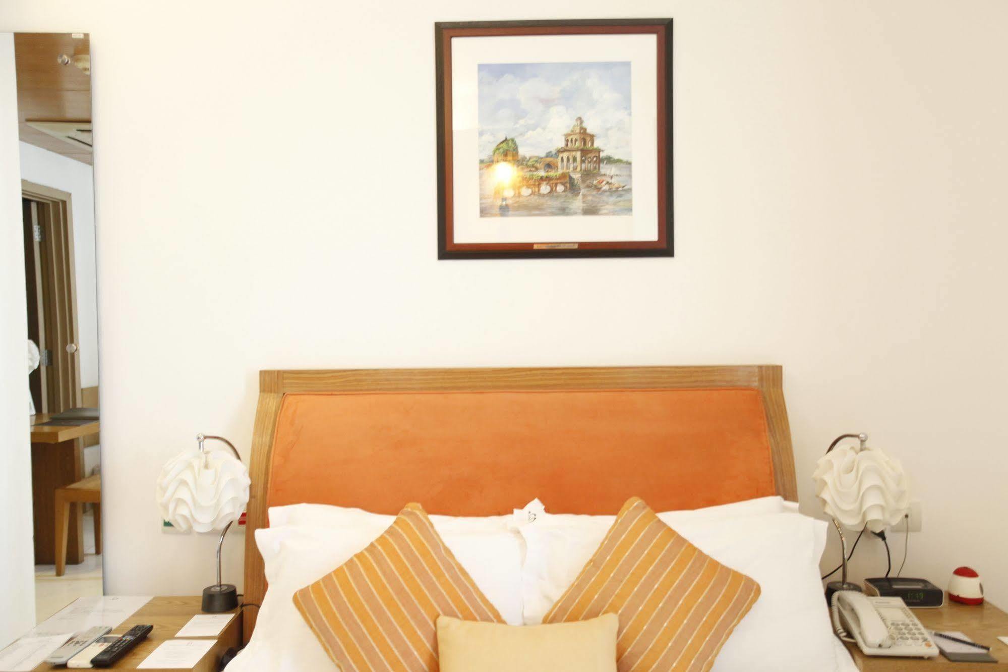 Platinum Suites ธากา ภายนอก รูปภาพ
